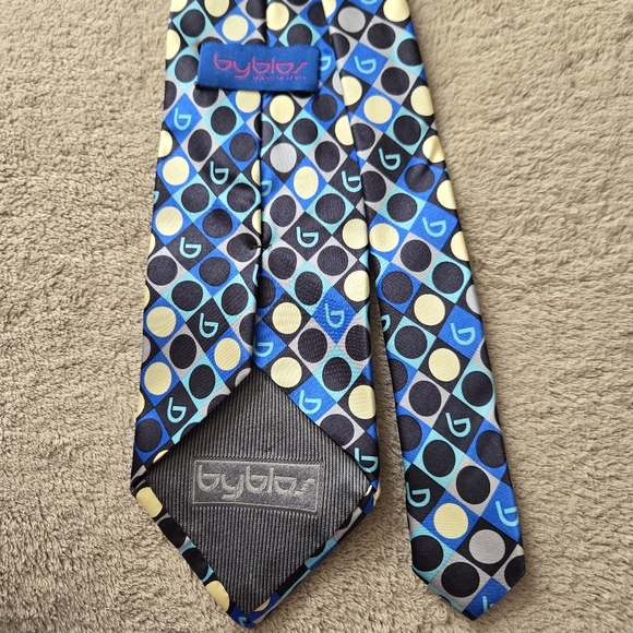 Byblos Men's 100% Silk Tie Made in Italy Blue Yellow Polka Dot Geometric Pattern - Picture 5 of 6